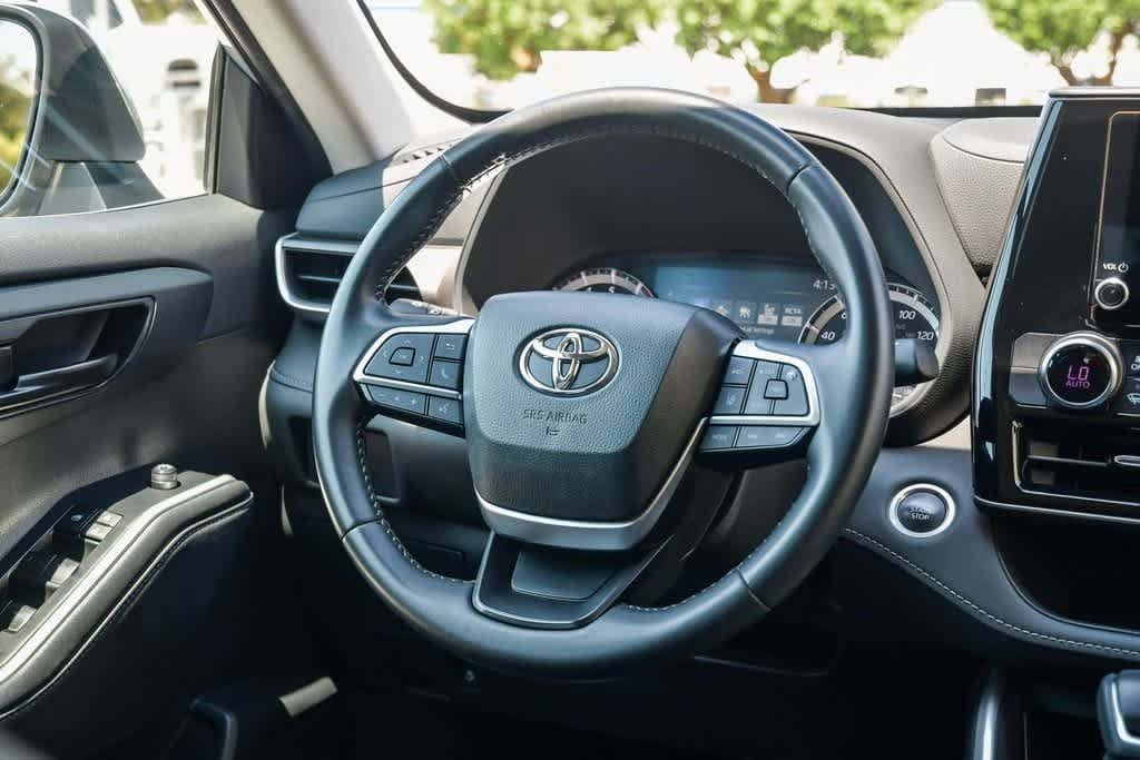 Thumbnail: 2024 Toyota Highlander - 12