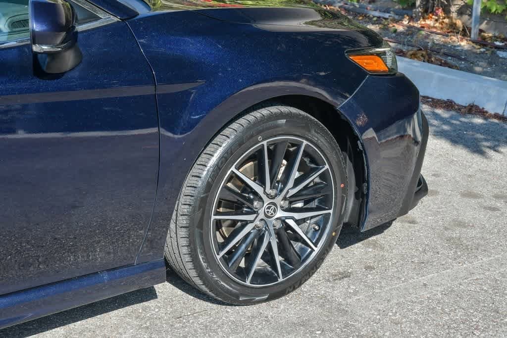 Thumbnail: 2022 Toyota Camry - 11
