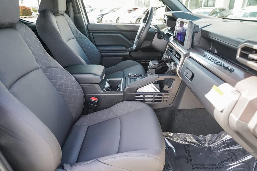 2025 Toyota Tacoma SR5 16