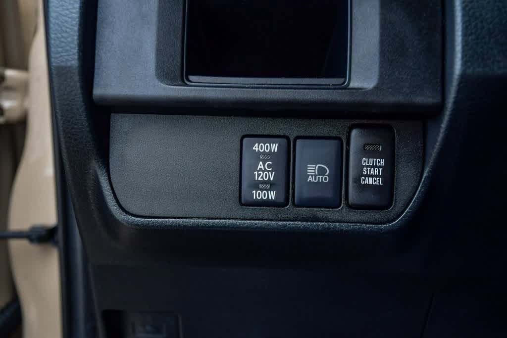 Thumbnail: 2019 Toyota Tacoma - 32