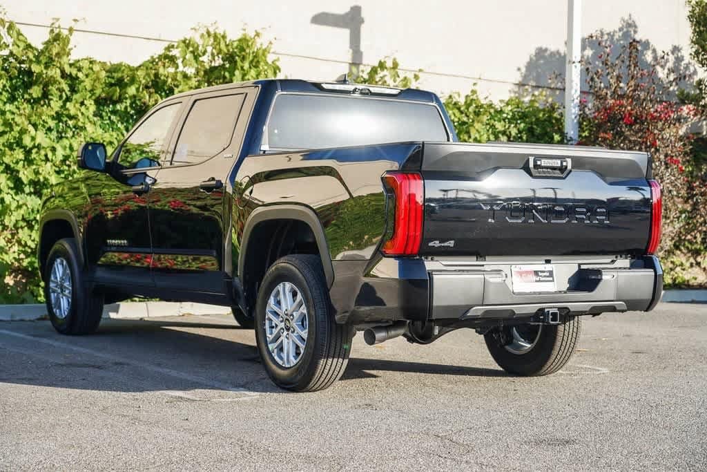 2025 Toyota Tundra SR5 8
