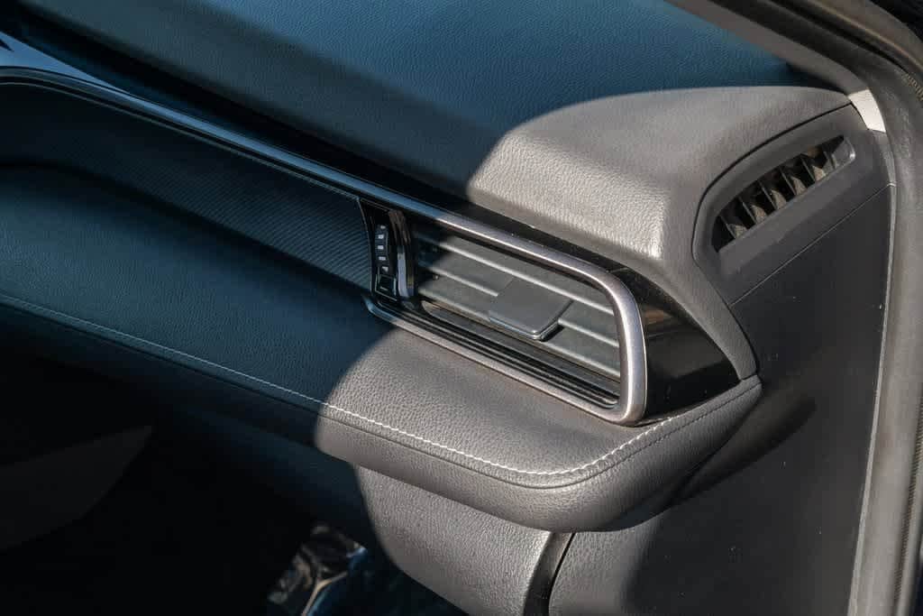 Thumbnail: 2022 Toyota Camry - 16