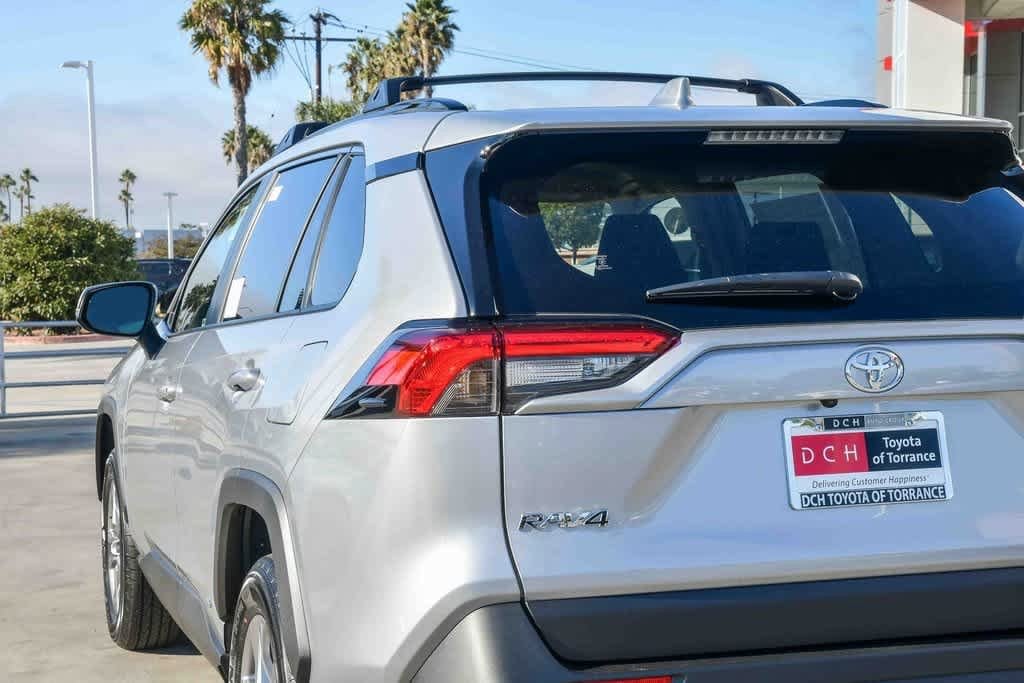 Thumbnail: 2025 Toyota RAV4 - 6