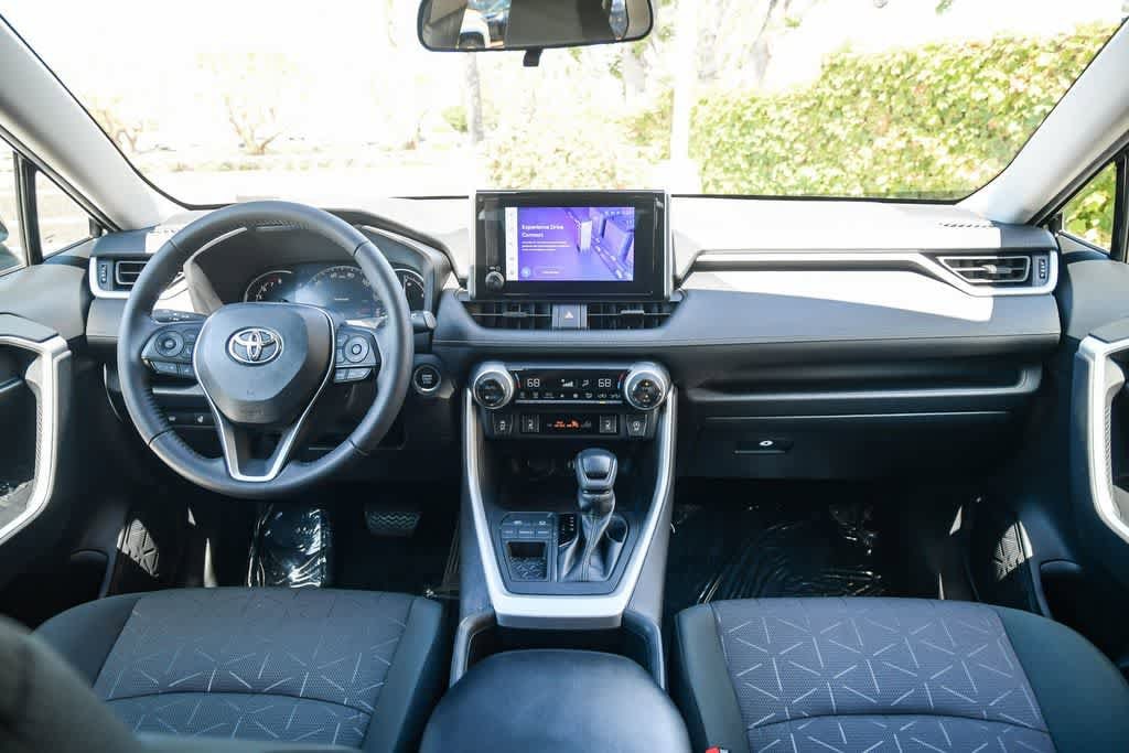 Thumbnail: 2023 Toyota RAV4 - 14