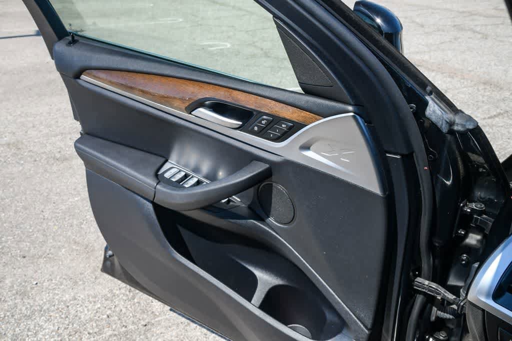 Thumbnail: 2021 BMW X4 - 26