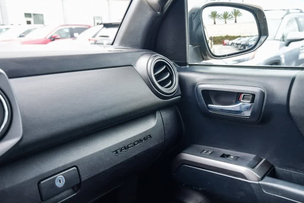 Thumbnail: 2019 Toyota Tacoma - 29