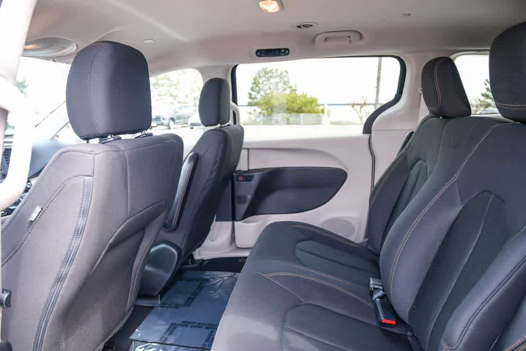 Thumbnail: 2019 Chrysler Pacifica - 18