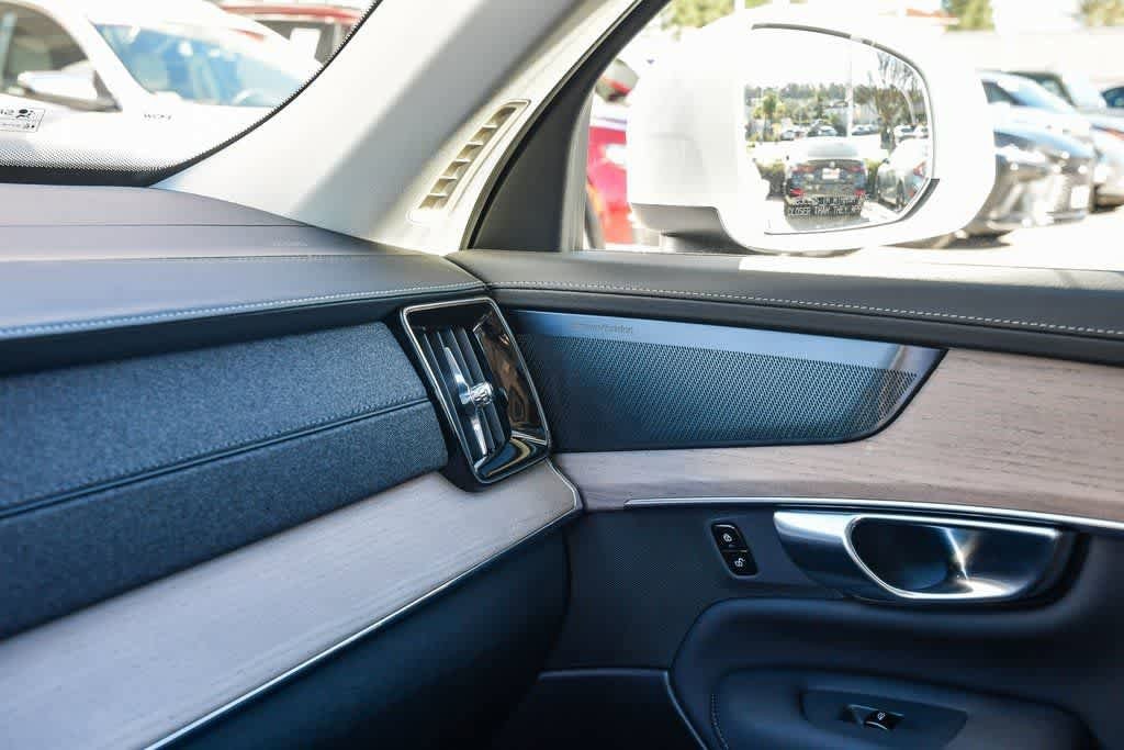 Thumbnail: 2025 Volvo XC90 - 23