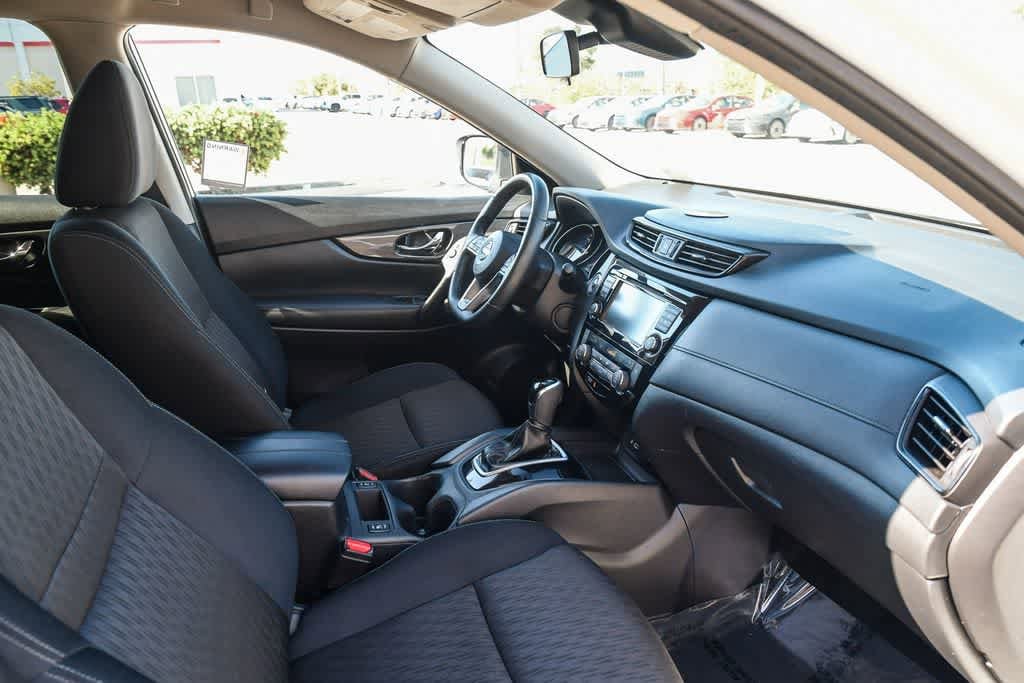 Thumbnail: 2019 Nissan Rogue - 15