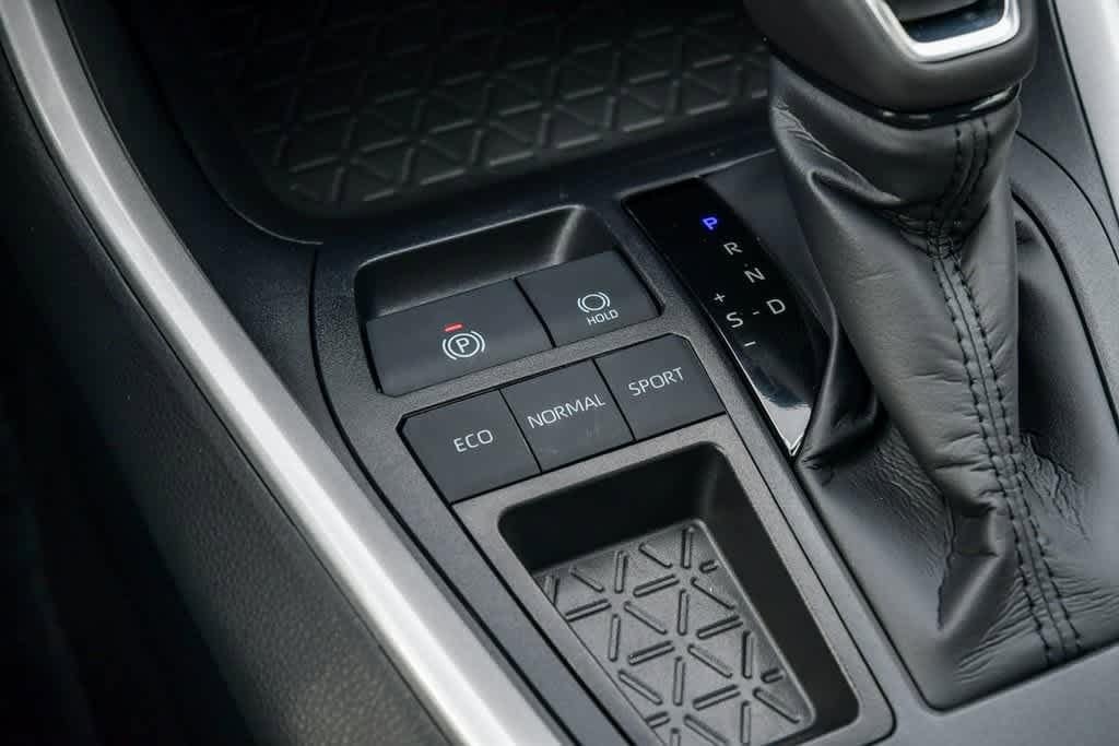 Thumbnail: 2025 Toyota RAV4 - 24