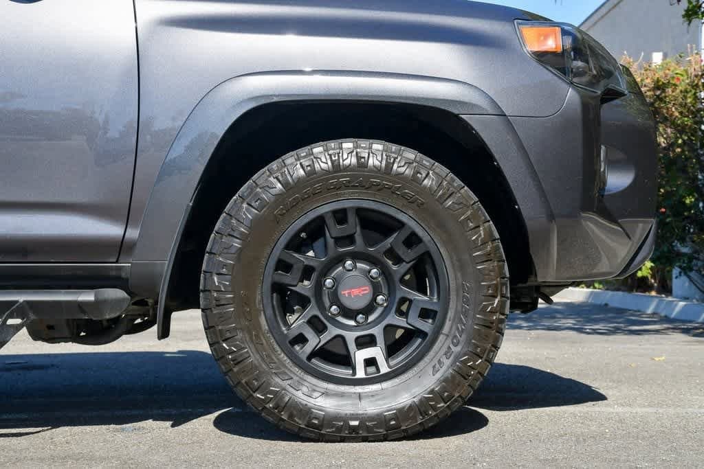 Thumbnail: 2021 Toyota 4Runner - 12