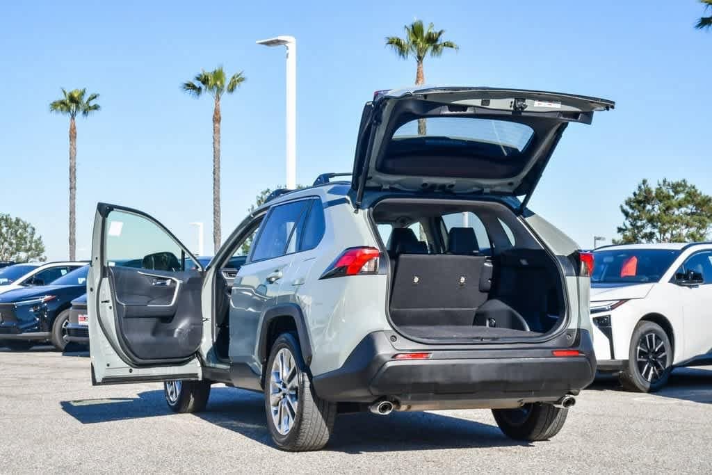 Thumbnail: 2019 Toyota RAV4 - 27