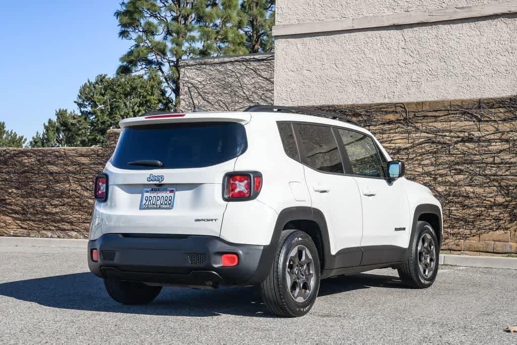 2016 Jeep Renegade Sport photo 6