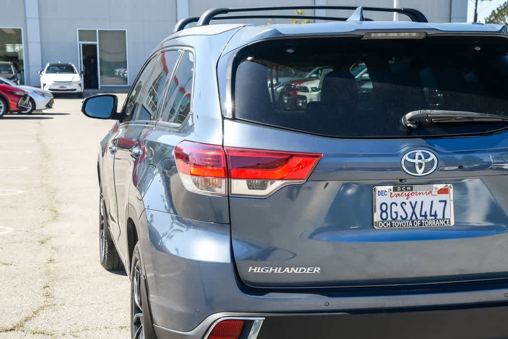 Thumbnail: 2019 Toyota Highlander - 6