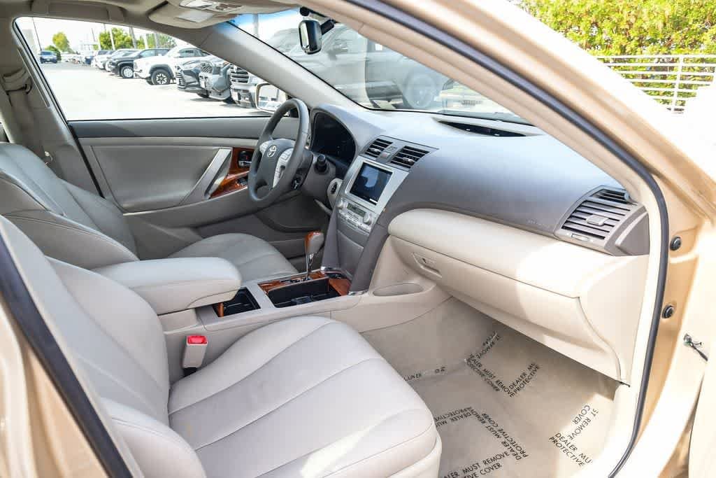 Thumbnail: 2010 Toyota Camry - 15