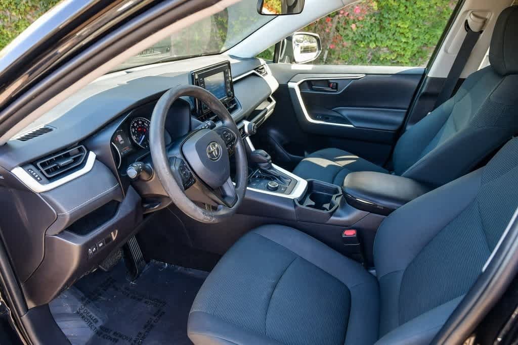 Thumbnail: 2021 Toyota RAV4 - 16