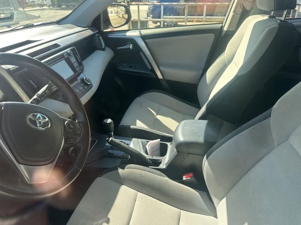 Thumbnail: 2017 Toyota RAV4 - 8