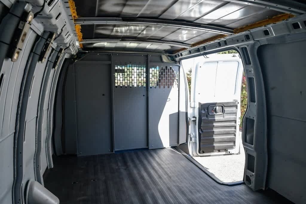 Thumbnail: 2019 GMC Savana - 21