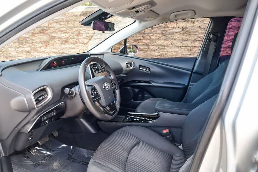 Thumbnail: 2022 Toyota Prius Prime - 16