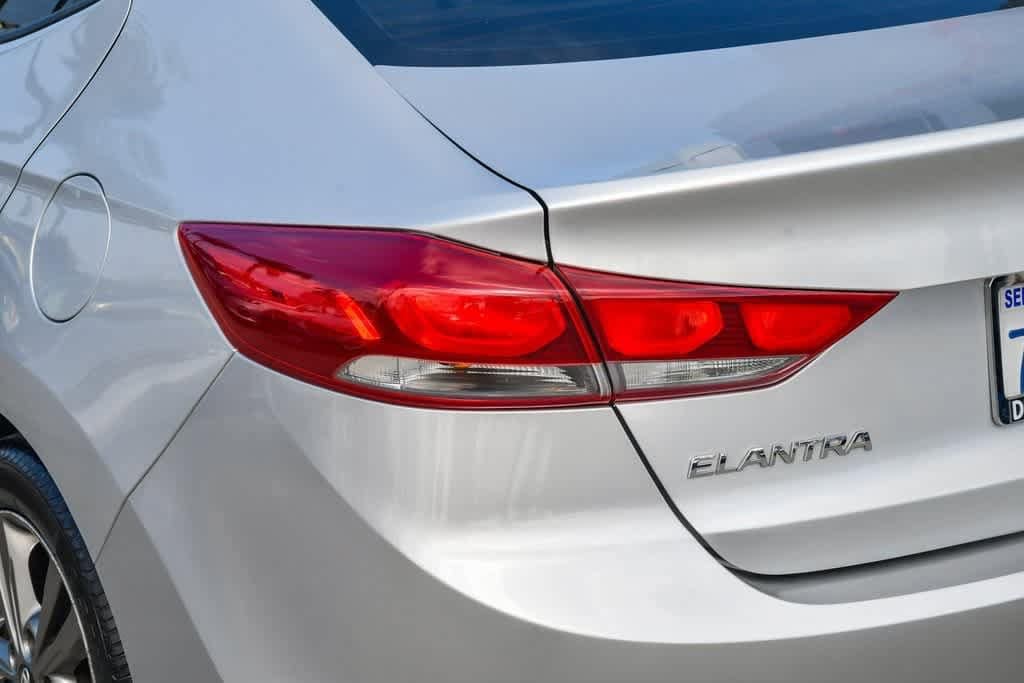 Thumbnail: 2017 Hyundai Elantra - 6