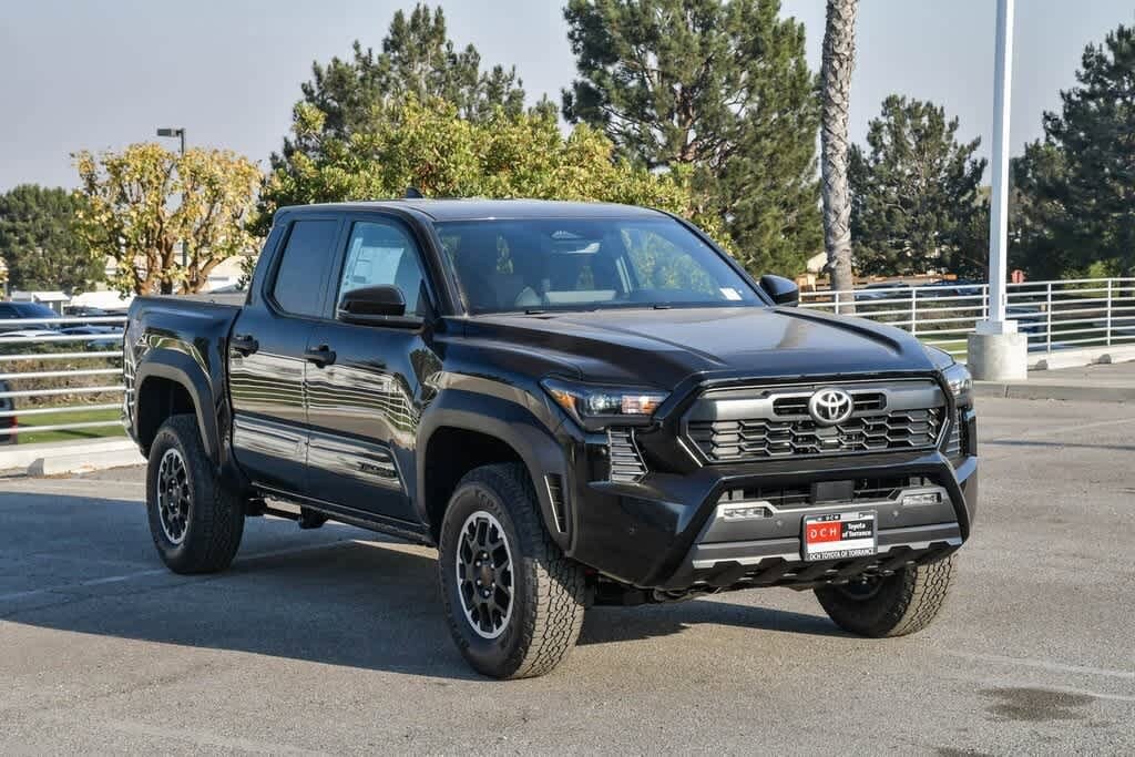 2025 Toyota Tacoma TRD Double Cab photo 3