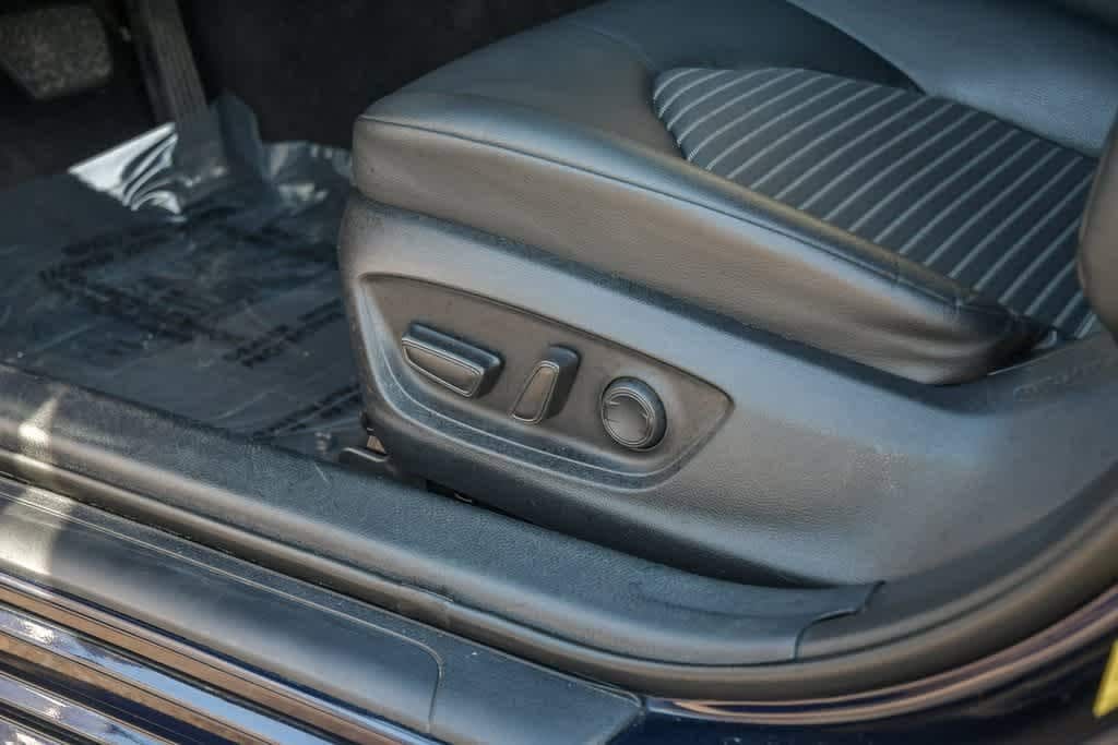 Thumbnail: 2022 Toyota Camry - 21