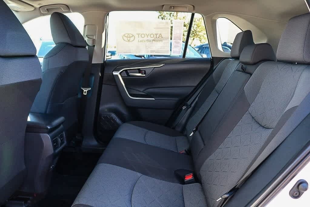 Thumbnail: 2025 Toyota RAV4 - 18