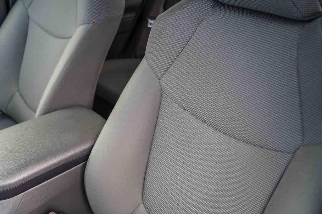 Thumbnail: 2025 Toyota RAV4 - 25