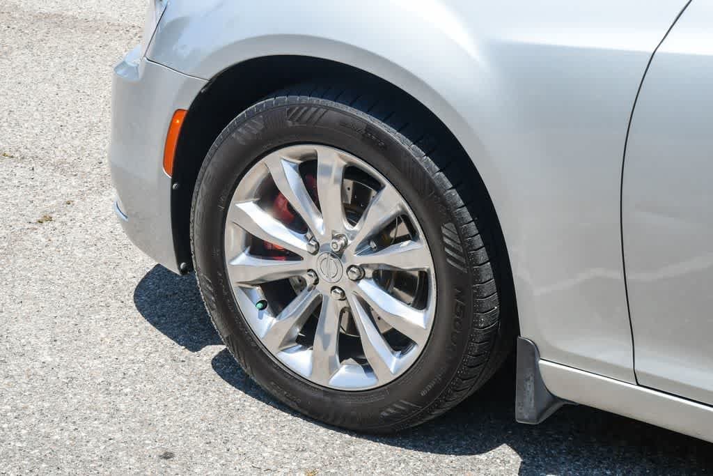 Thumbnail: 2019 Chrysler 300 - 9