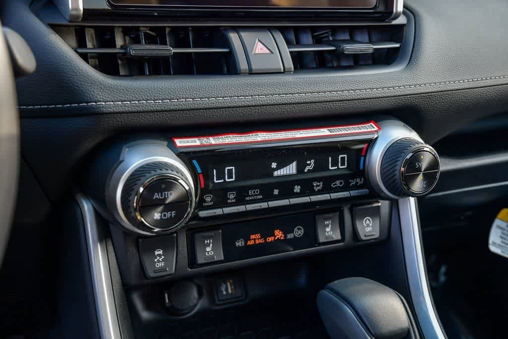 Thumbnail: 2025 Toyota RAV4 - 22