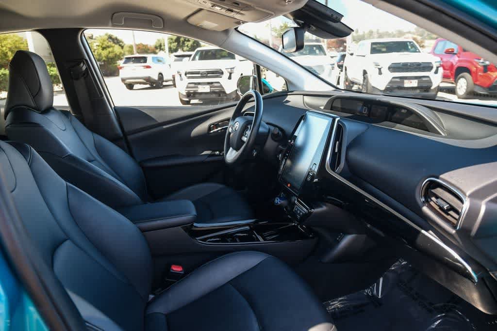 Thumbnail: 2017 Toyota Prius Prime - 15