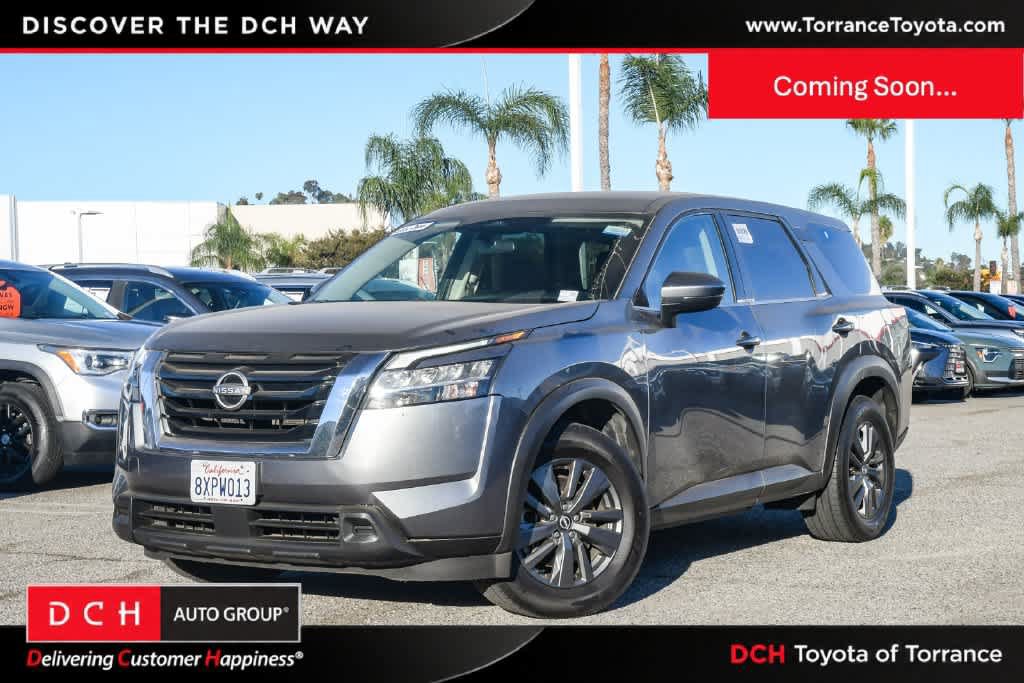 2022 Nissan Pathfinder S