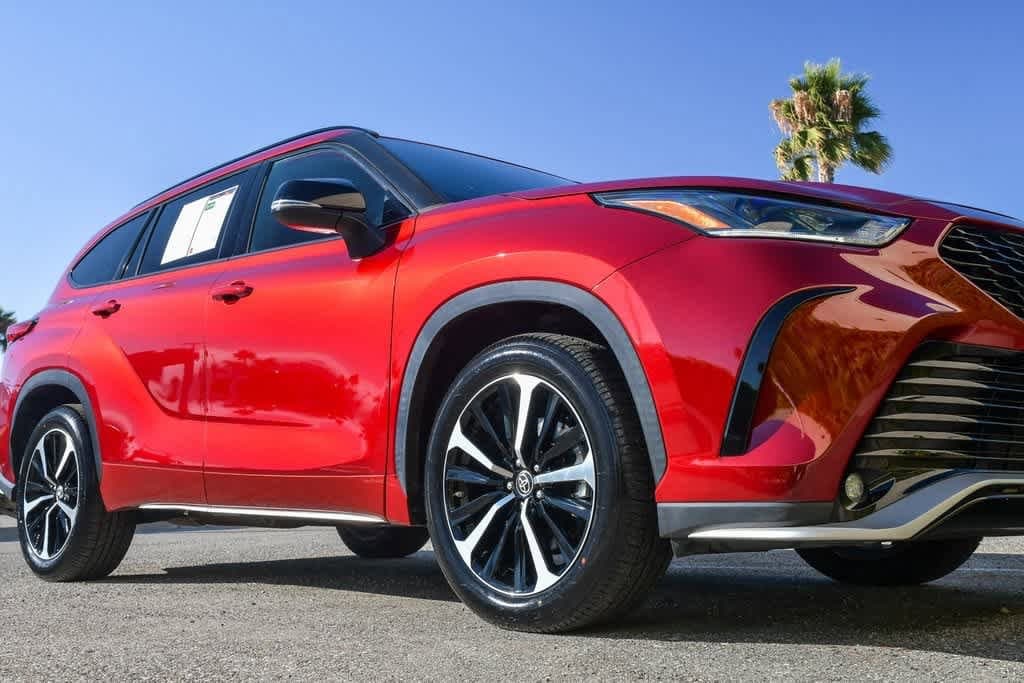 Thumbnail: 2022 Toyota Highlander - 11