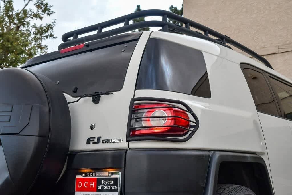 Thumbnail: 2012 Toyota FJ Cruiser - 10