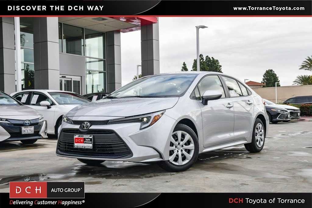 2026 Toyota Corolla LE's photo