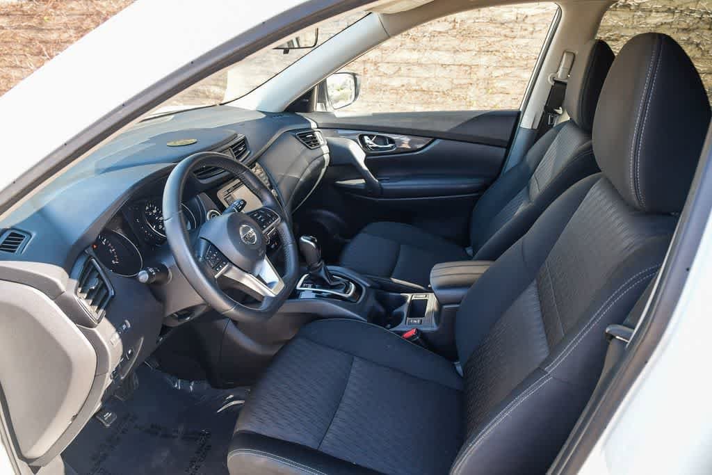 Thumbnail: 2019 Nissan Rogue - 16