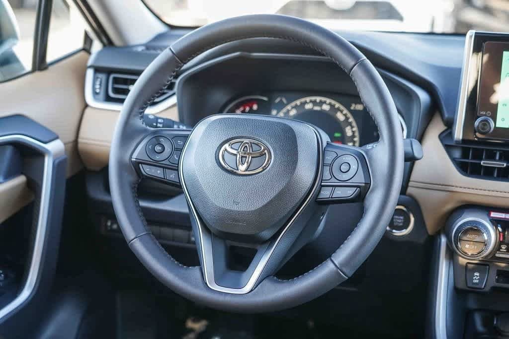 Thumbnail: 2025 Toyota RAV4 - 15