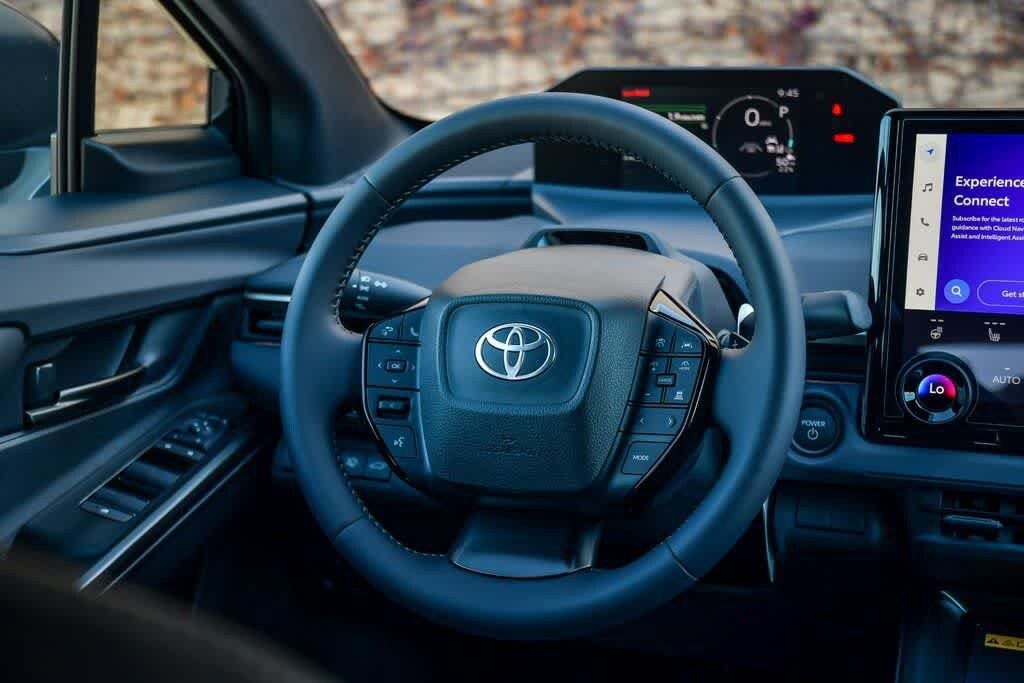 2026 Toyota bZ XLE - Photo 12