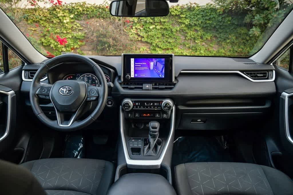 Thumbnail: 2023 Toyota RAV4 - 14