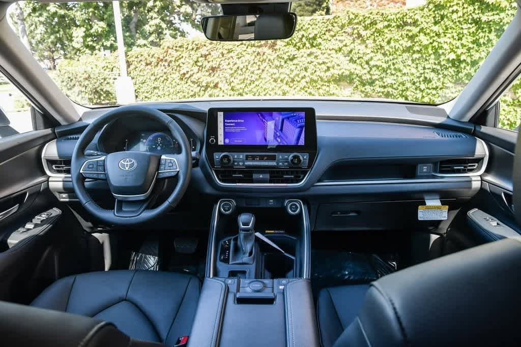 2025 Toyota Grand Highlander XLE 14