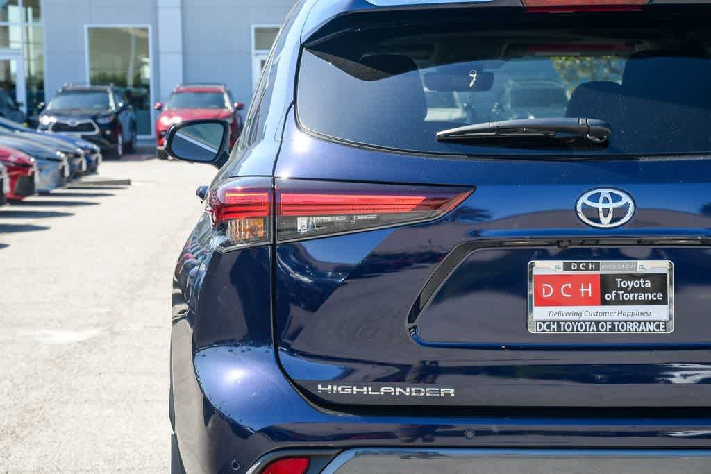 Thumbnail: 2026 Toyota Highlander - 6