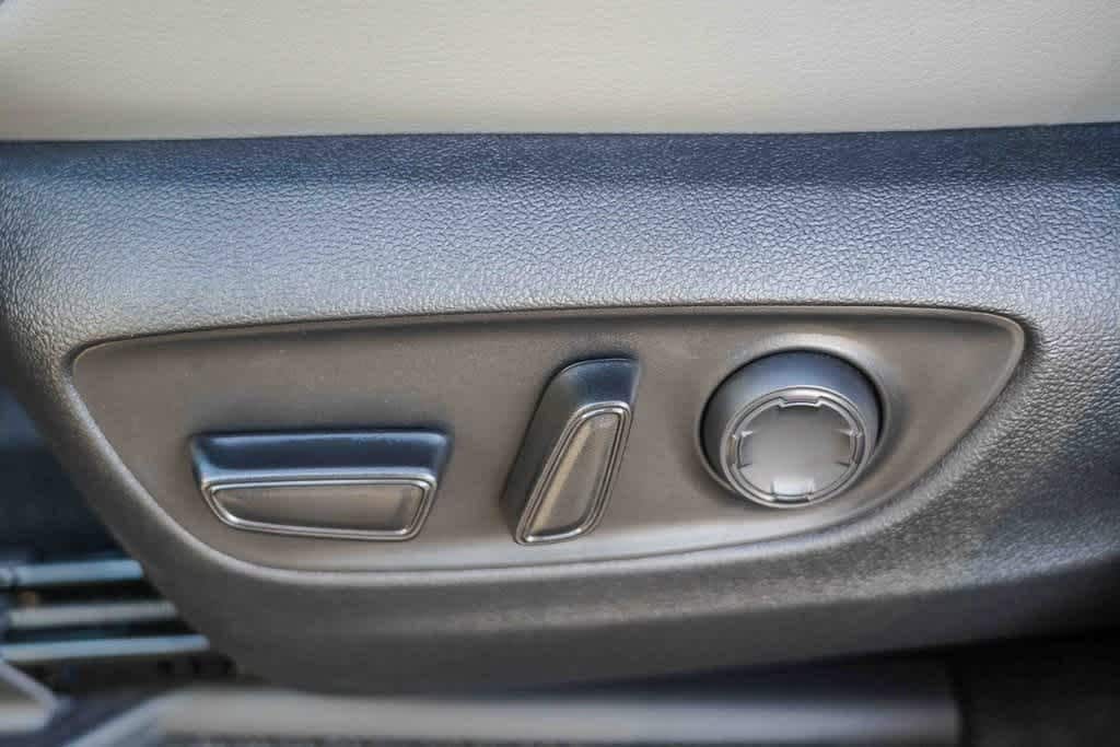 Thumbnail: 2026 Toyota Sienna - 22