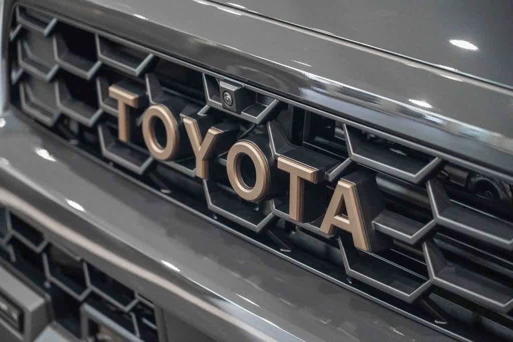 New 2025 Toyota 4Runner i-FORCE MAX Trailhunter SUV