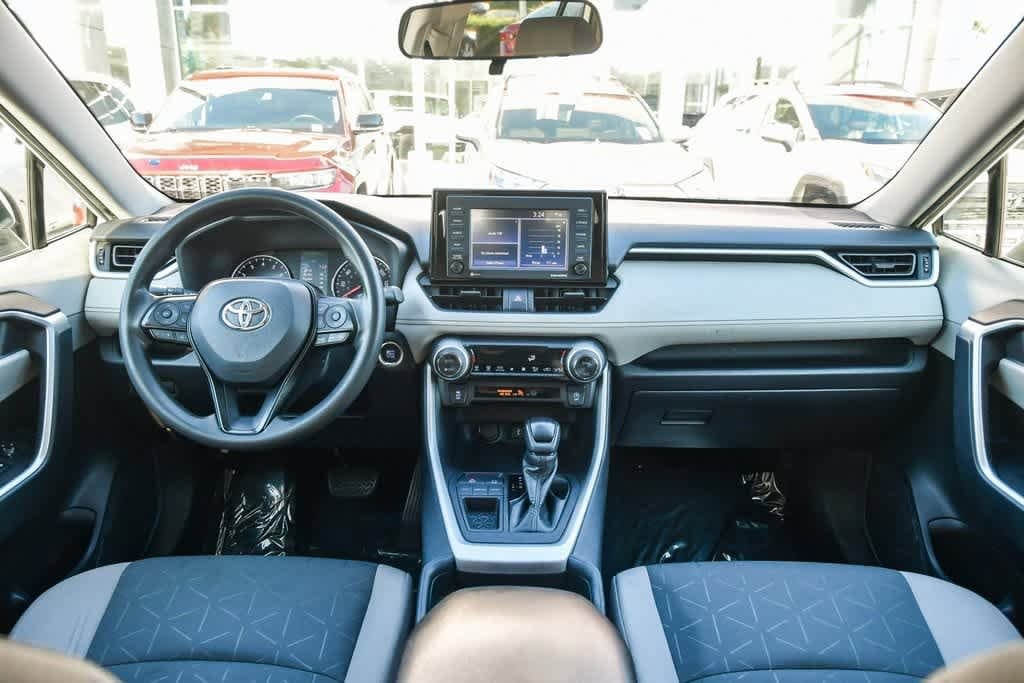 Thumbnail: 2021 Toyota RAV4 - 14