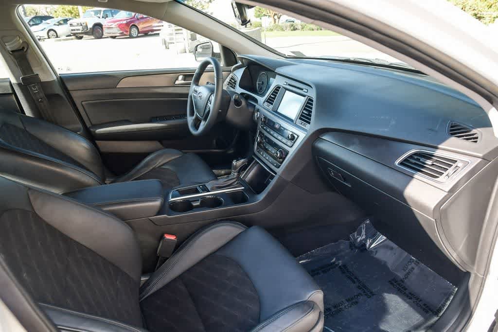 Thumbnail: 2017 Hyundai Sonata - 15