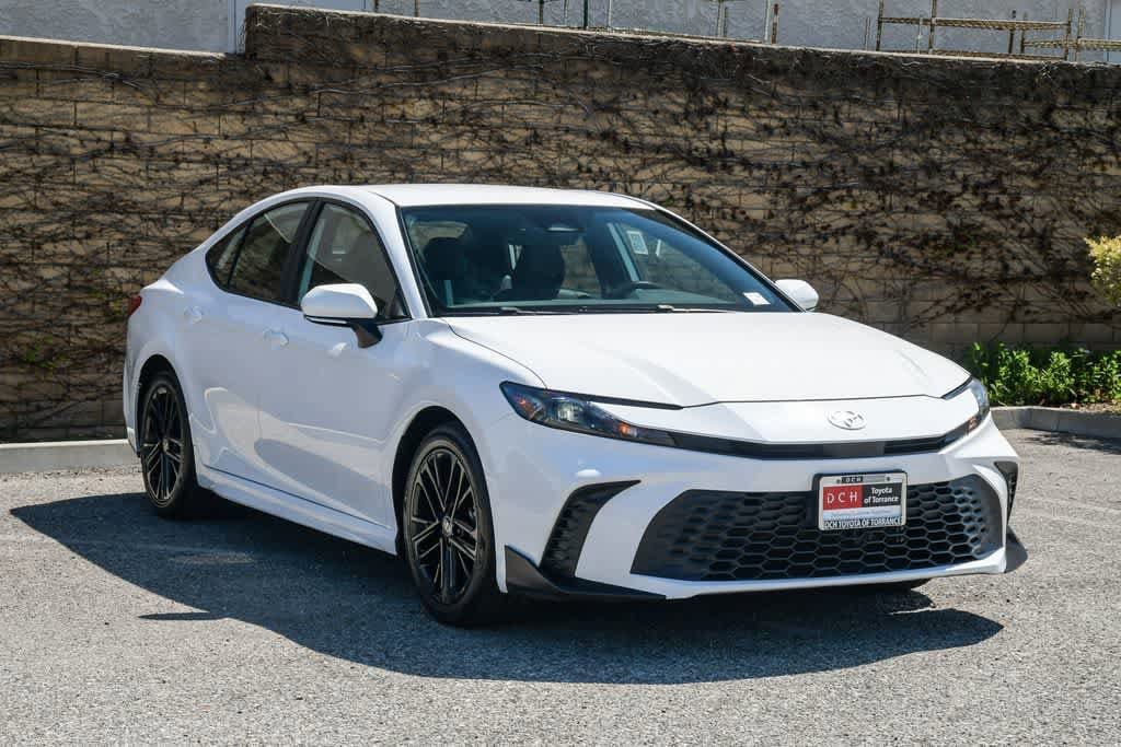 2025 Toyota Camry SE photo 2