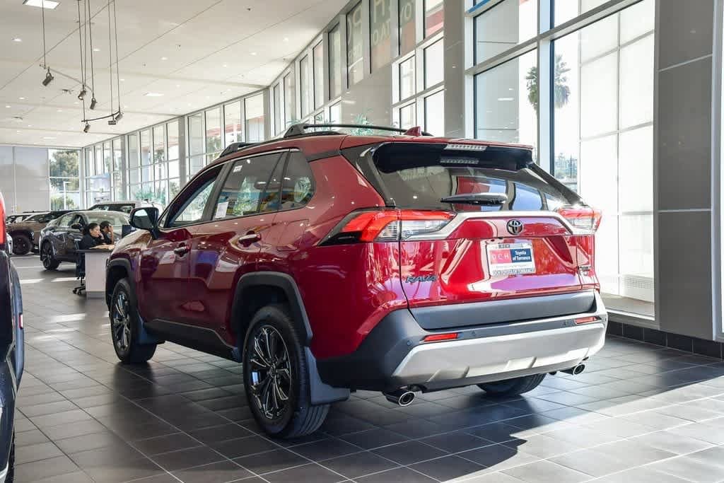 Thumbnail: 2025 Toyota RAV4 - 9