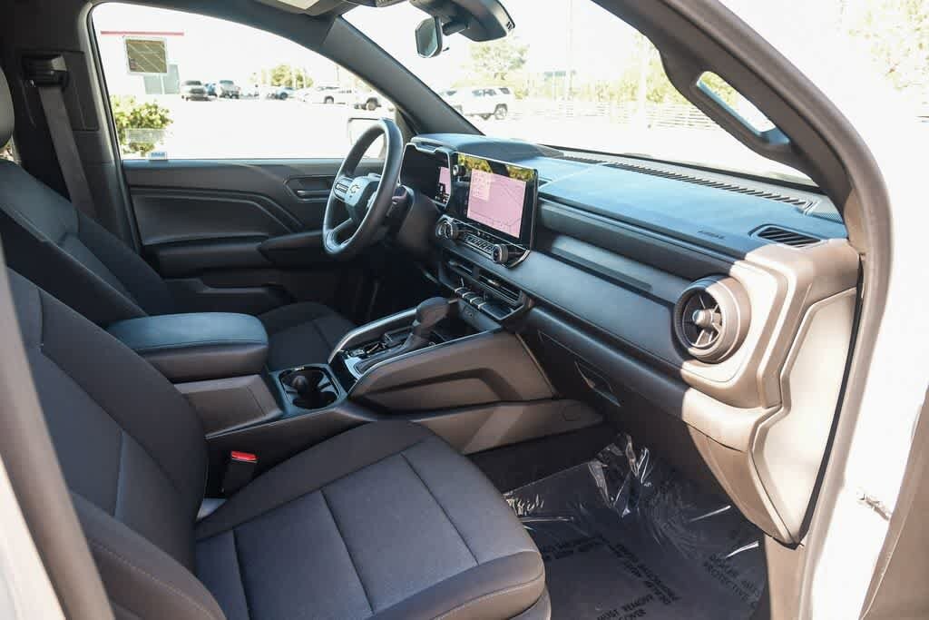 Thumbnail: 2025 Chevrolet Colorado - 13