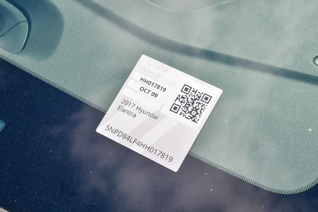 Thumbnail: 2017 Hyundai Elantra - 28