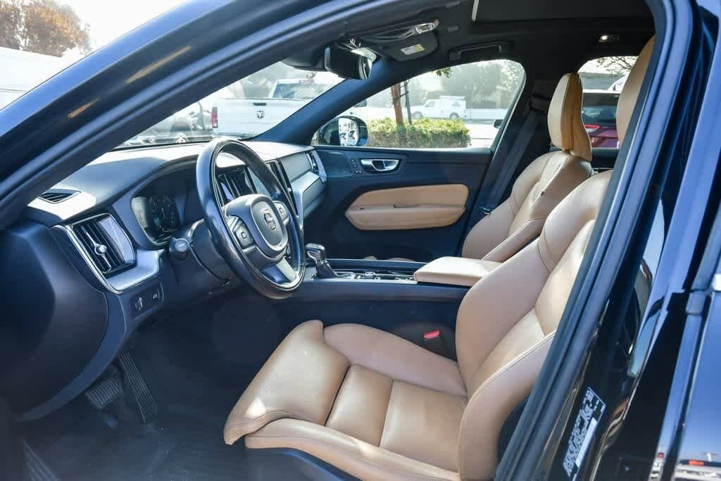 Thumbnail: 2019 Volvo XC60 - 16